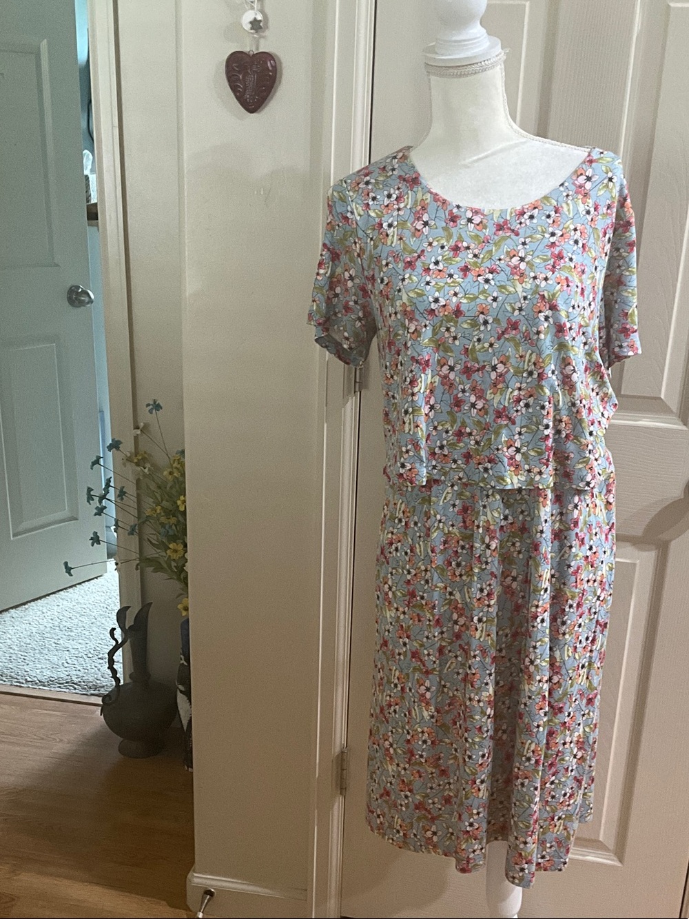 Below the knee soft  bright flower JJill dress.